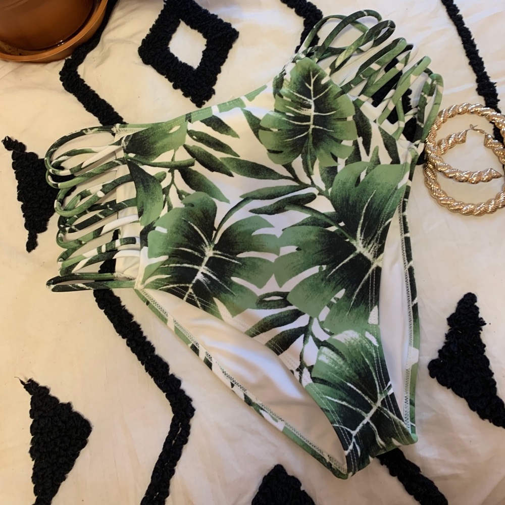 Bikini bottoms